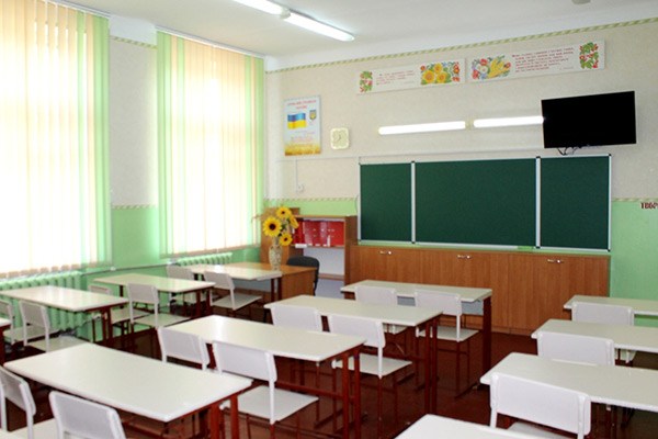 На ремонт каневских учебных заведений было потрачено 2 миллиона гривен