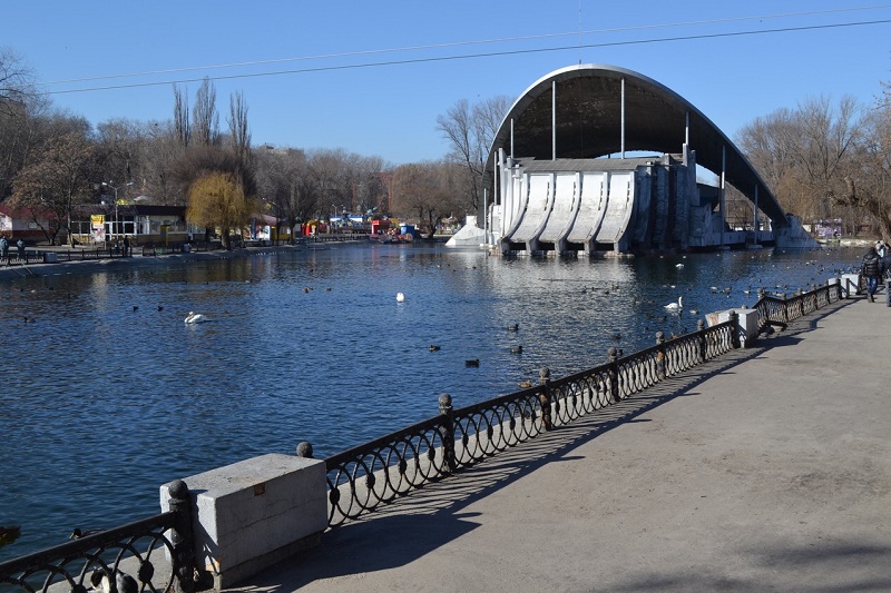 Бюрократія вплинула на строки реконструкції парків Дніпра