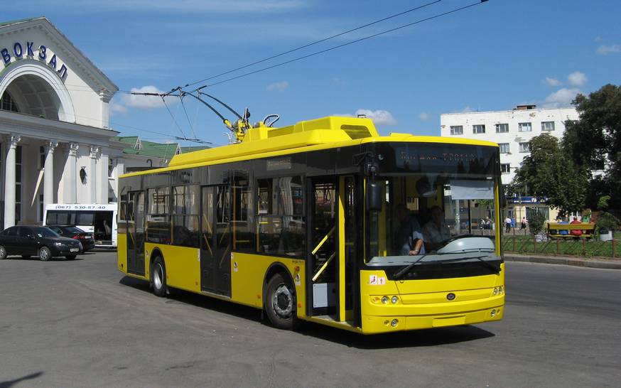 В Виннице построили собственный троллейбус